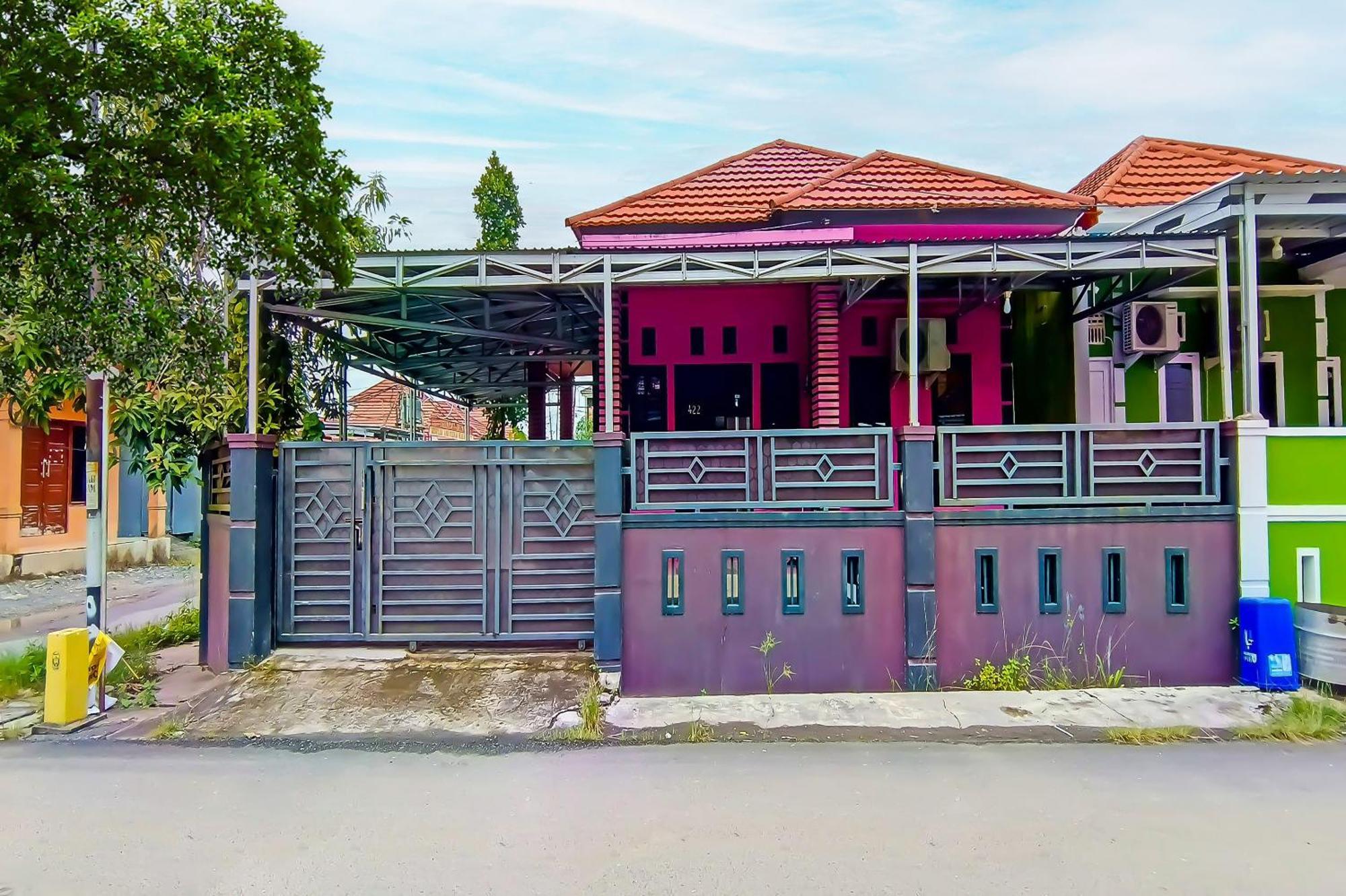 Spot On 92466 Adam Kost Syariahnearwisata Jembatan Barito Hotel Banjarmasin  Exterior foto